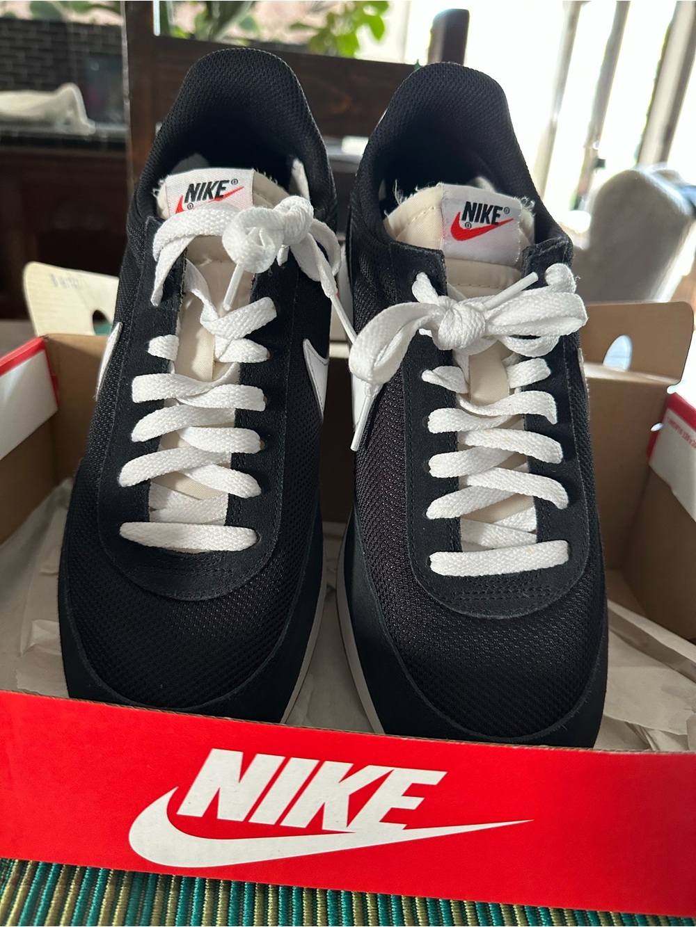 Nike Black and White Men’s Sneakers